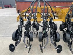 0 SERAFIN ULTISOW STPL 8M FOLDING LINKAGE BAR SINGLE DISC SEEDER NEW YELLOW