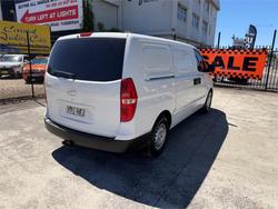 2017 HYUNDAI iLOAD 3S LIFTBACK