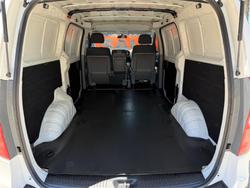 2017 HYUNDAI iLOAD 3S LIFTBACK