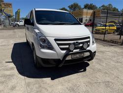 2017 HYUNDAI iLOAD 3S LIFTBACK