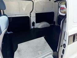 2017 HYUNDAI iLOAD 3S LIFTBACK