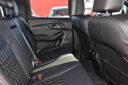 2025 Isuzu D-MAX X-TERRAIN