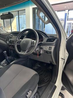 2017 Mitsubishi Triton GLX MQ MY17 4X4 Dual Range White