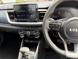2024 KIA STONIC S