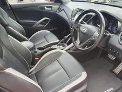 2014 Hyundai Veloster SR Turbo FS4 Series II Veloster Red