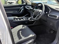 2025 LDV D90 Executive