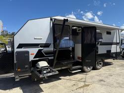 On THE Move Caravans Traxx