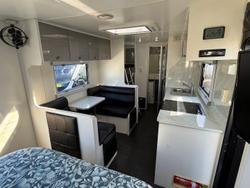 2017 On The Move Caravans Traxx