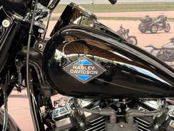 2025 Harley-davidson FLHC HERITAGE CLASSIC (117) Vivid Black