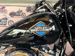 2025 Harley-davidson FLHC HERITAGE CLASSIC (117) Vivid Black