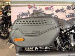 2025 Harley-davidson FLHC HERITAGE CLASSIC (117) Vivid Black