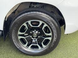 2022 Toyota Hilux SR5