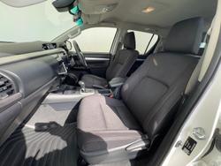 2022 Toyota Hilux SR5