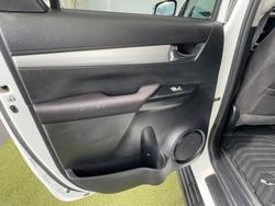 2022 Toyota Hilux SR5