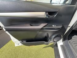 2022 Toyota Hilux SR5