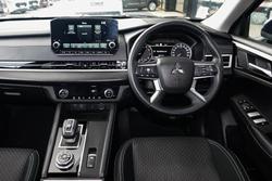 2023 Mitsubishi Outlander LS