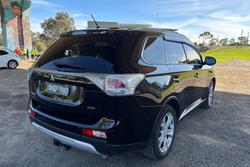 2014 Mitsubishi Outlander LS