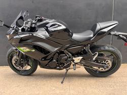 2025 Kawasaki NINJA 650 METALLIC SPARK BLACK