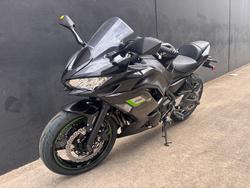 2025 Kawasaki NINJA 650 METALLIC SPARK BLACK