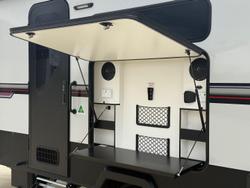 2025 Traveller Destination Track 15