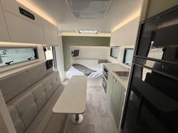 2025 Traveller Destination Track 15