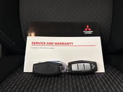 2022 Mitsubishi Outlander LS