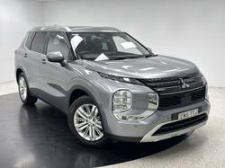 2022 Mitsubishi Outlander LS