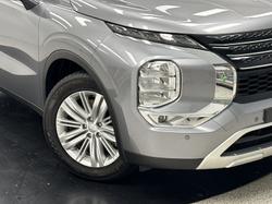 2022 Mitsubishi Outlander LS