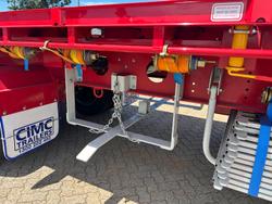 2025 CIMC 45' / 13.7M Flat Top B Trailer, In Brisbane Red