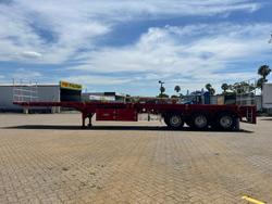 2025 CIMC 45' / 13.7M Flat Top B Trailer, In Brisbane Red