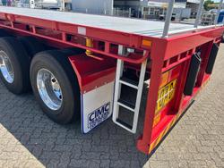 2025 CIMC 45' / 13.7M Flat Top B Trailer, In Brisbane Red