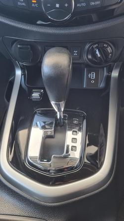 2021 Nissan Navara ST-X