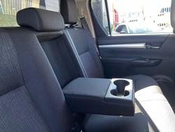 2020 Toyota Hilux SR5