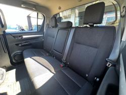 2020 Toyota Hilux SR5