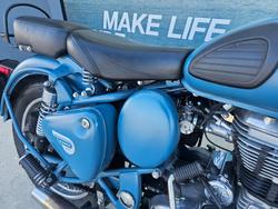 2021 ROYAL ENFIELD (SEE ALSO ENFIEL CLASSIC SQUADRON BLUE ABS Blue