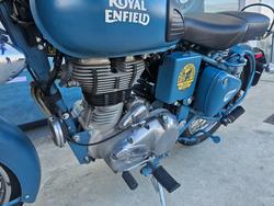 2021 ROYAL ENFIELD (SEE ALSO ENFIEL CLASSIC SQUADRON BLUE ABS Blue
