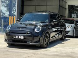 2022 MINI Hatch Cooper SE MINI Yours F56 LCI-2 Midnight Black II