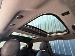 2022 MINI Hatch Cooper SE MINI Yours F56 LCI-2 Midnight Black II