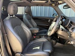 2022 MINI Hatch Cooper SE MINI Yours F56 LCI-2 Midnight Black II