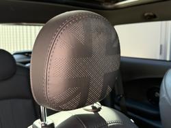 2022 MINI Hatch Cooper SE MINI Yours F56 LCI-2 Midnight Black II