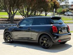 2022 MINI Hatch Cooper SE MINI Yours F56 LCI-2 Midnight Black II