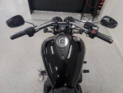 2012 Triumph THUNDERBIRD STORM Carbon Black / Sapphire Black