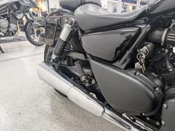 2012 Triumph THUNDERBIRD STORM Carbon Black / Sapphire Black