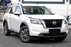 2024 Nissan Pathfinder ST-L