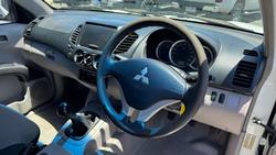 2013 Mitsubishi Triton GL