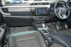 2017 Toyota Hilux SR5