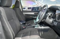 2017 Toyota Hilux SR5