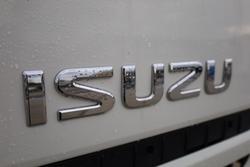 2022 Isuzu Nps75-155 4x4 Tray with Crane White