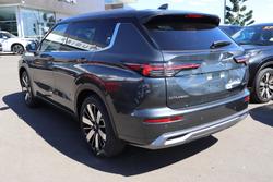 2025 Mitsubishi Outlander Exceed