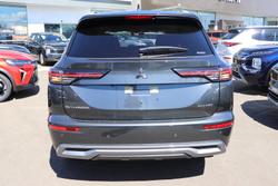 2025 Mitsubishi Outlander Exceed